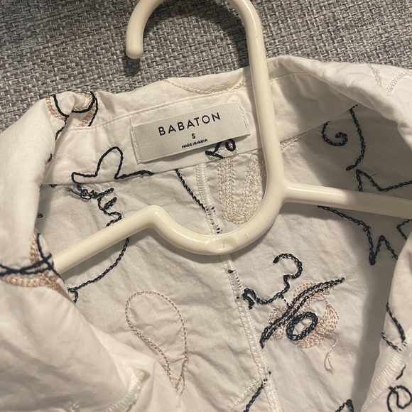Aritzia Babaton Embroidered Blouse | White | Size Small - Picture 3 of 6